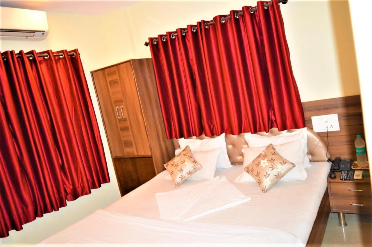 Hotel Visau,Shirdi Eksteriør billede
