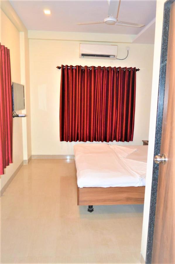 Hotel Visau,Shirdi Eksteriør billede